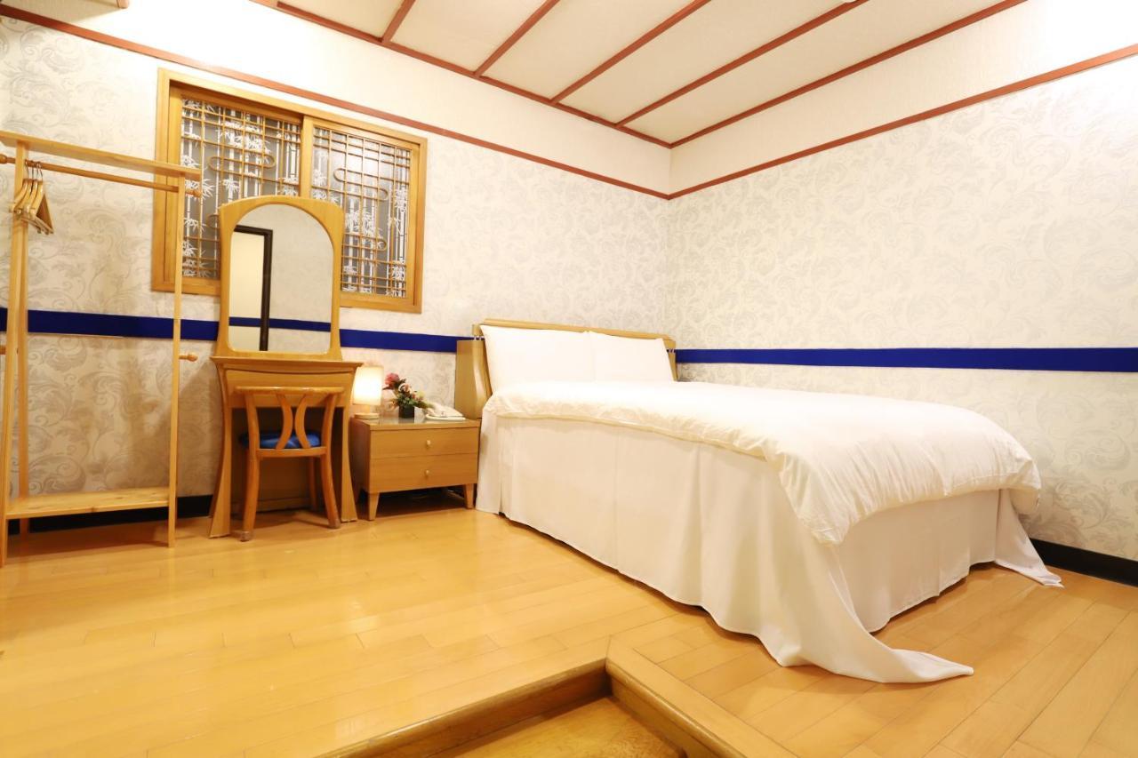 Phoenix Pavilion Hot Spring Hotel Тайбэй Экстерьер фото