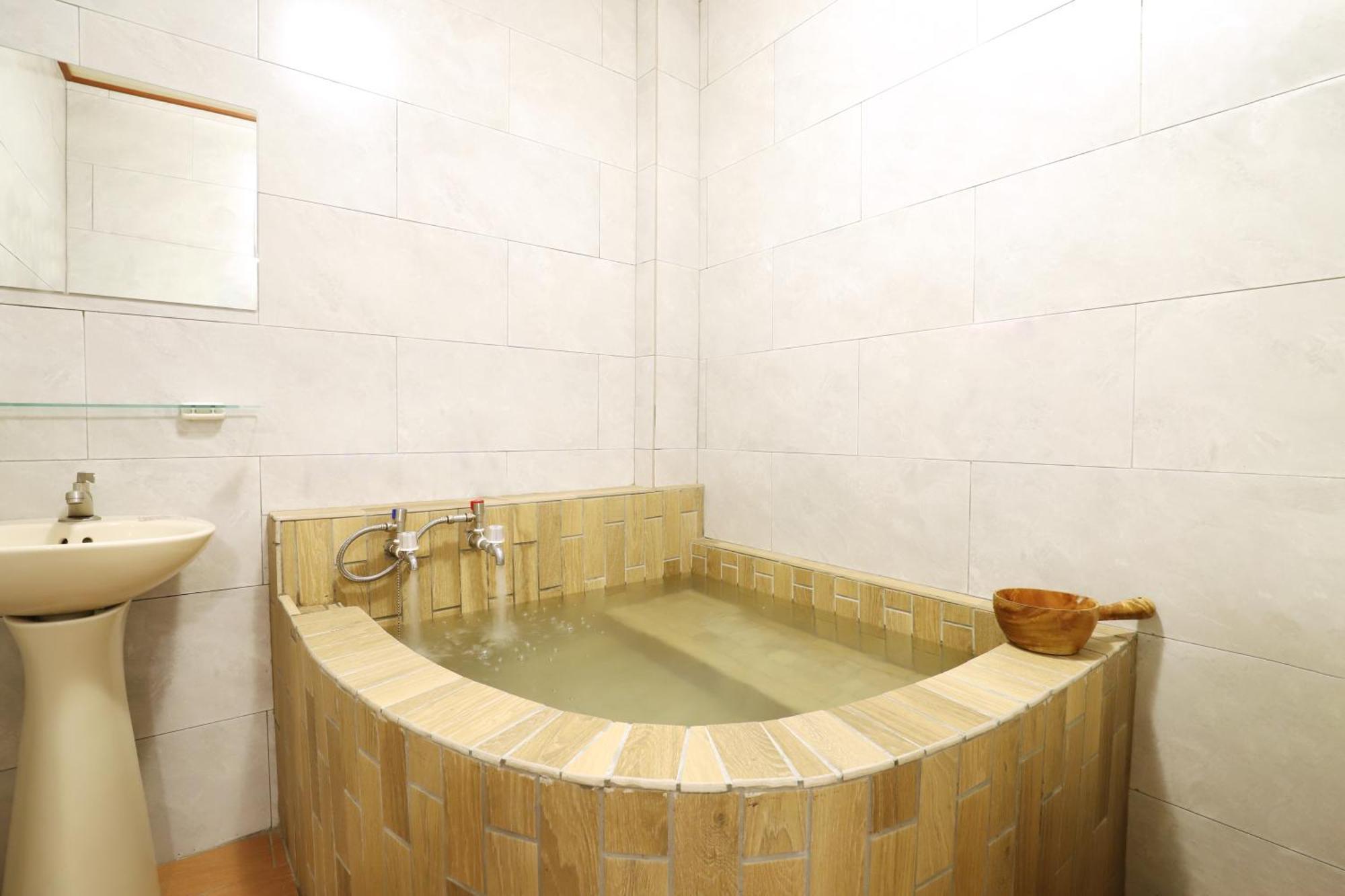 Phoenix Pavilion Hot Spring Hotel Тайбэй Экстерьер фото